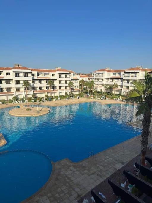 Apartment Complex Garden Beach2 *